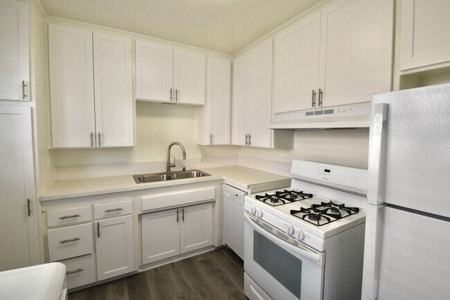 Foto del edificio - 4334 Mammoth Ave