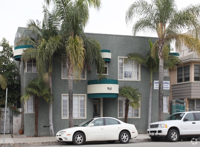 Building Photo - 941 E Broadway