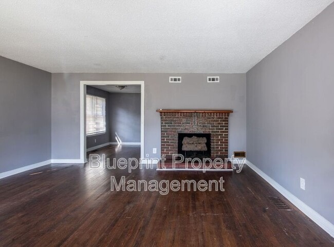 Building Photo - 2242 3rd Ave S