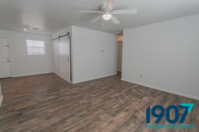 Foto del edificio - 217 W 9th St