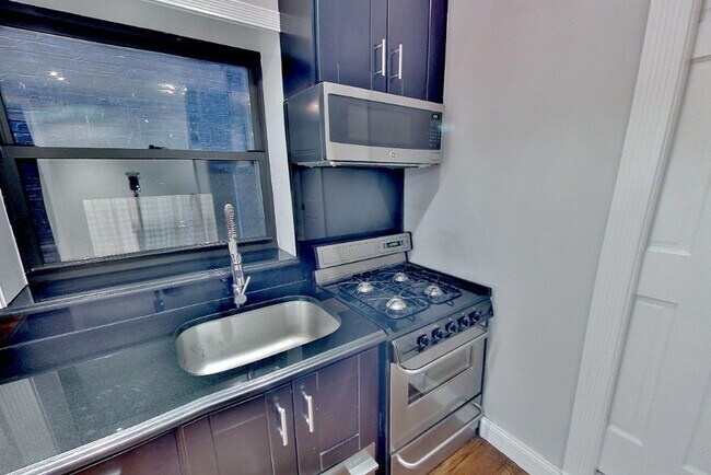 Foto del edificio - 434 W 52nd St