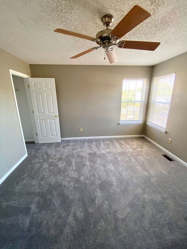 Building Photo - 4324 Bubbling Brook Ct