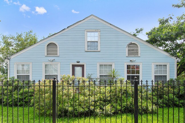 Building Photo - 8525 Hickory St