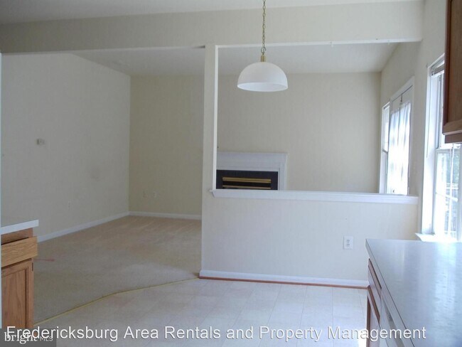 Foto del edificio - 4 br, 3.5 bath House - 5 SHARON LANE
