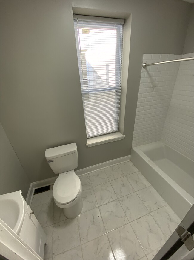 Main Bathroom - 5223 Harlan St