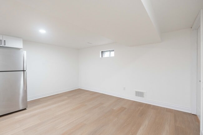 Building Photo - 75 Wright Crescent