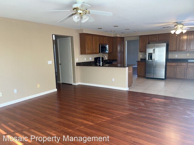 Building Photo - 4 br, 3 bath House - 1730 E. Olive Avenue