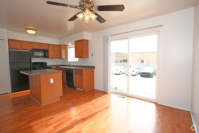 3HAB, 1.5BA - 1,190 ft² - Royal Woods - Riverview, MI