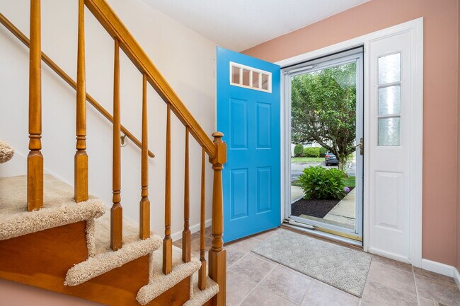 Building Photo - 803 Holly Hill Dr