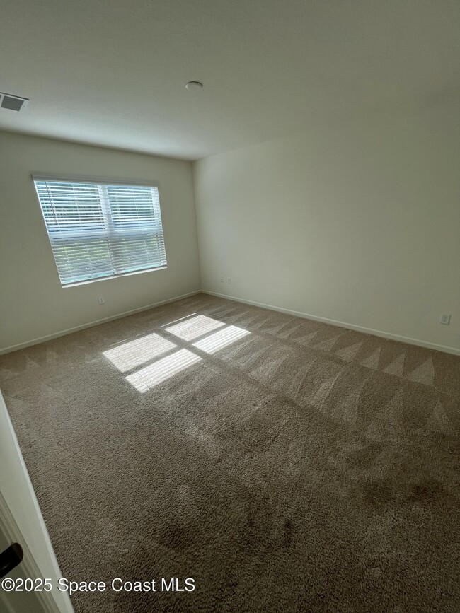 Building Photo - 7459 Tourmaline Dr