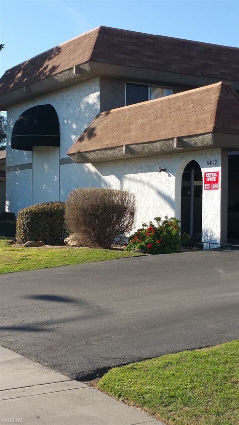 Foto principal - 2 br, 1.5 bath Townhome - 6412 Stockdale Hwy