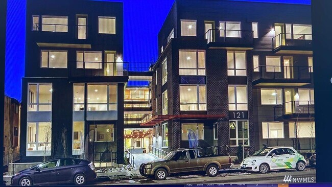 Foto del edificio - 121 12th Ave E