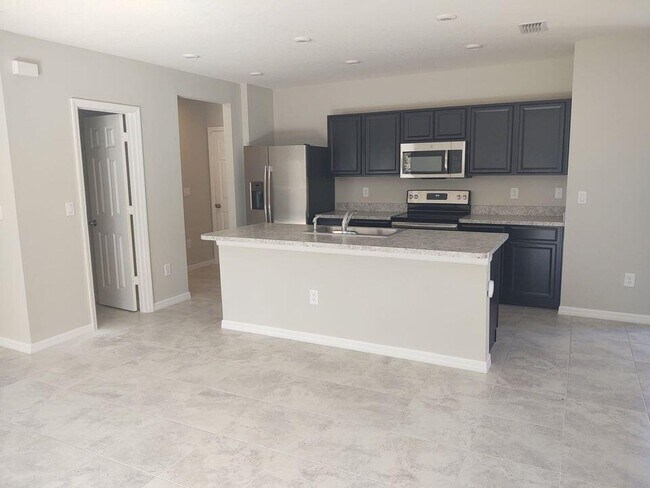 Foto del edificio - 3343 Madison Square Ln