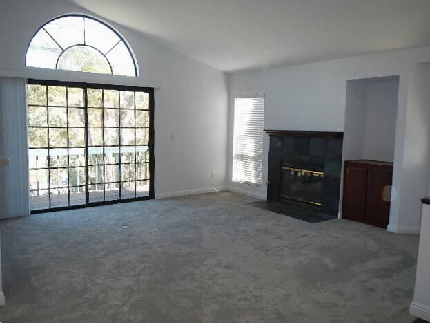 Building Photo - 166 Las Flores Dr