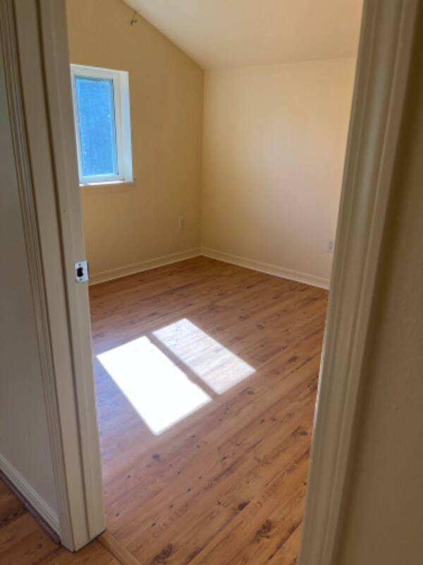 Building Photo - 332 B Maple Ave