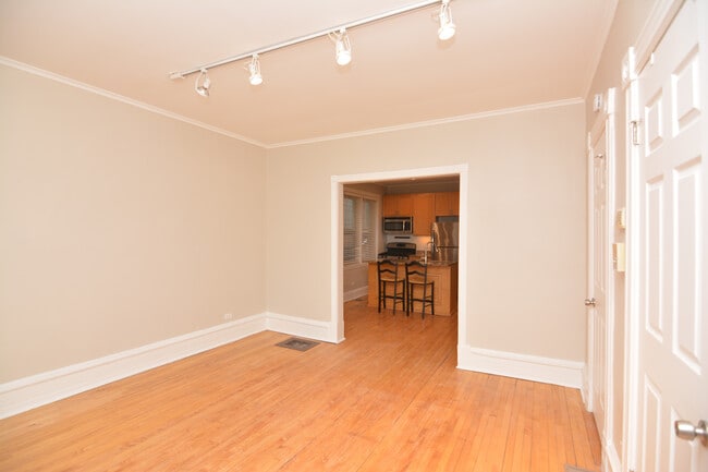 Building Photo - 2528 W Charleston St