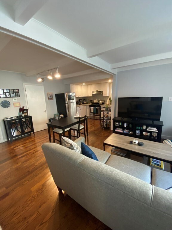 Foto del edificio - 381 Sumner St