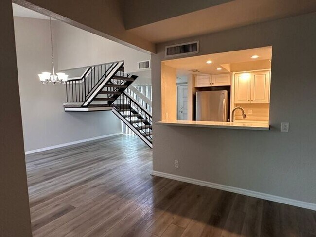 Foto del edificio - 7930 E Arlington Rd