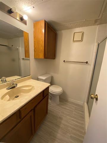 Foto del edificio - 9833 Walnut St