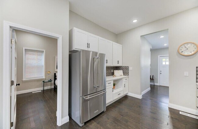 Foto del edificio - 4355 Hunt Ave
