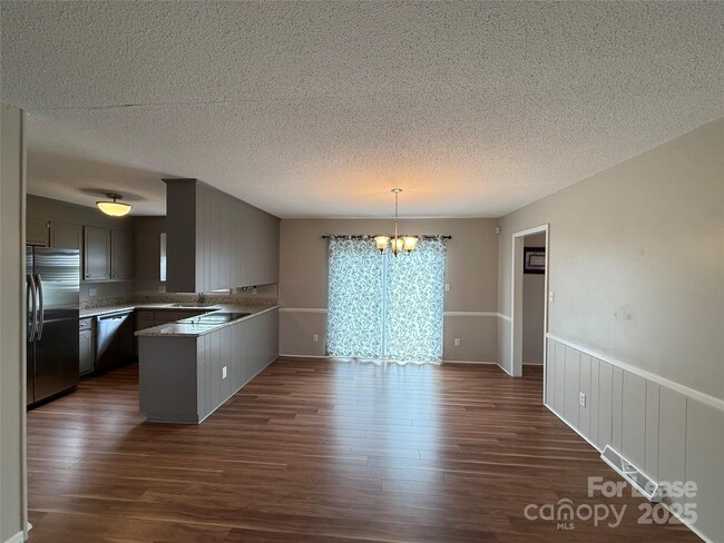 Building Photo - 4712 Jamee Dr