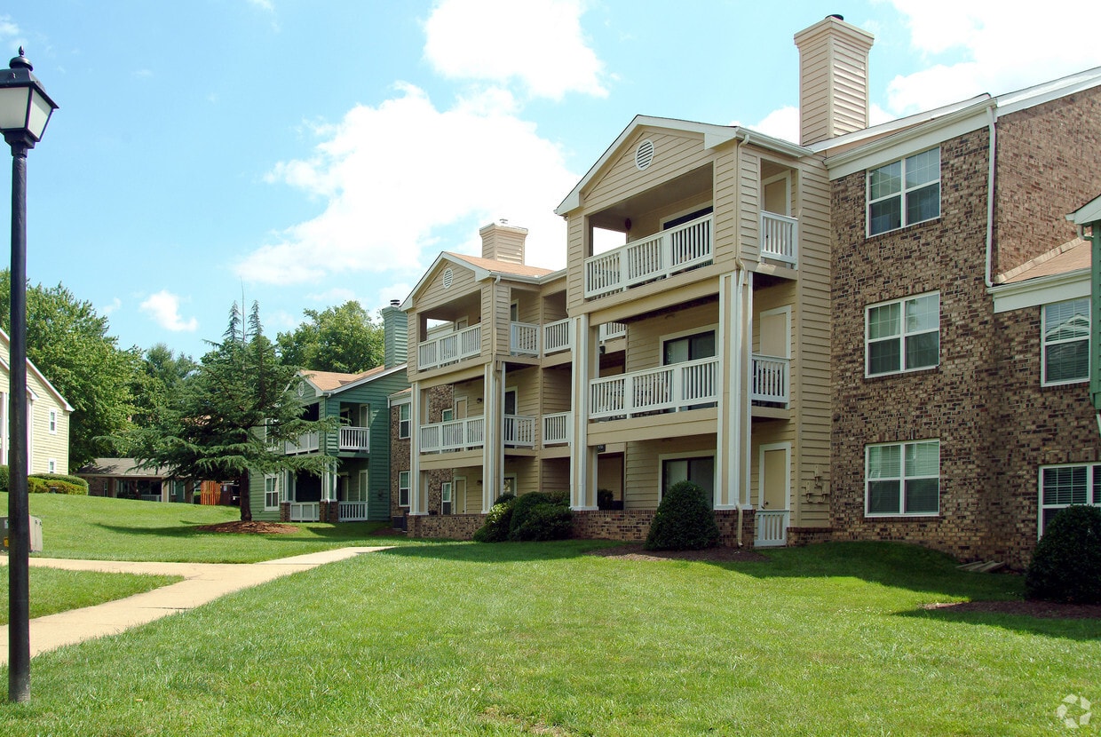 Oaks at Gayton Apartments in Henrico, VA