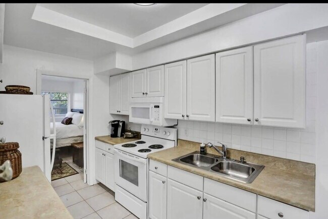 Foto del edificio - 820 NE 16th Ave