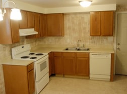Building Photo - 808 Smits St