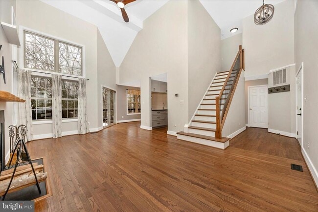 Foto del edificio - 6976 Meadowpoint Terrace