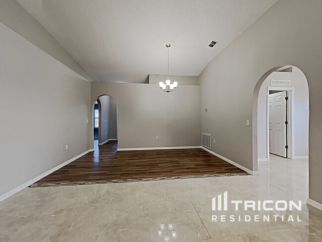 Foto del edificio - 7346 Prosperity Park Rd N