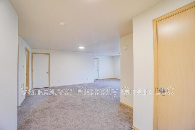Building Photo - 1100 W 30th St