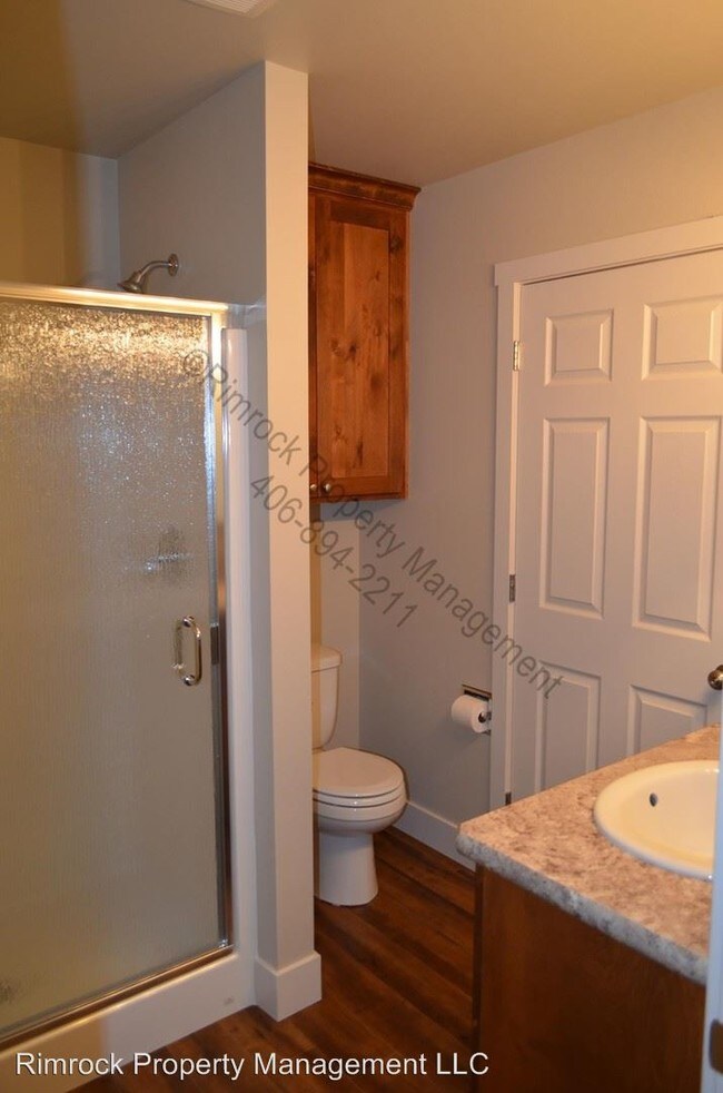 Building Photo - 491 N Lakeview Dr