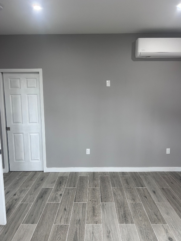 Foto del edificio - 699 Dennis Ave