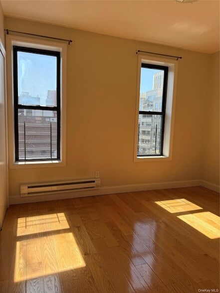 Foto del edificio - 132-30 Sanford Ave