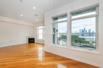 Building Photo - 550 Gregory Ave