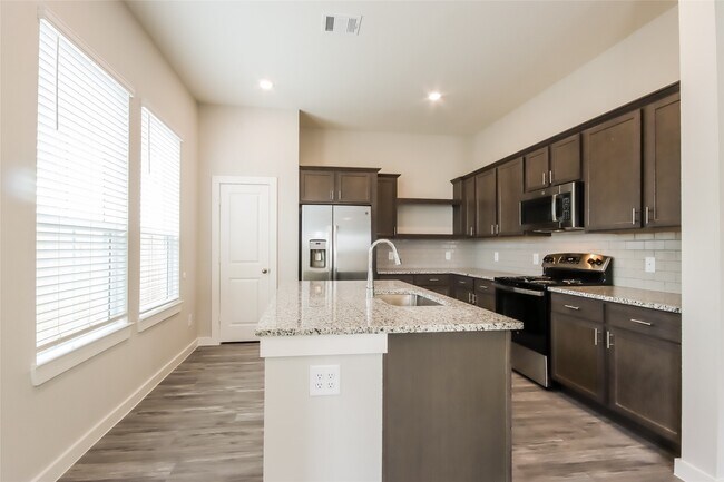 Foto del edificio - 9835 Willow Creek Commerce Dr