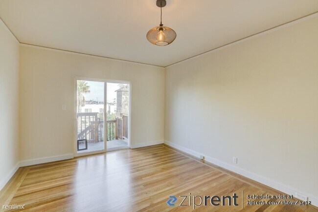 Building Photo - 515 Goettingen St