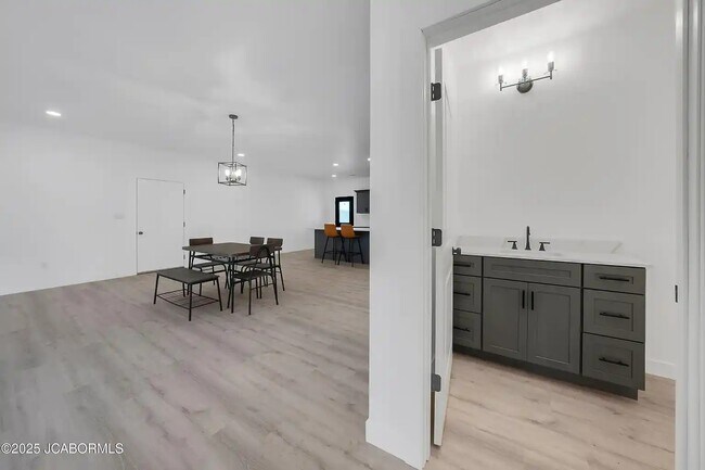 Foto del edificio - 8206 Big Meadows Rd