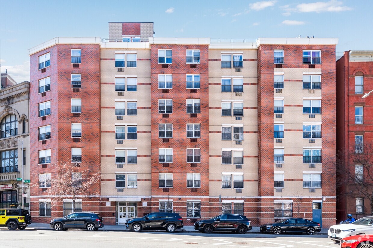 Fotografía del edificio - 350 W 124th St
