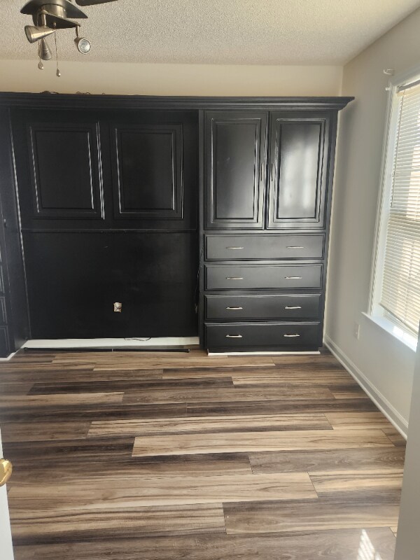 Foto del edificio - 4720 Windbreak Ln