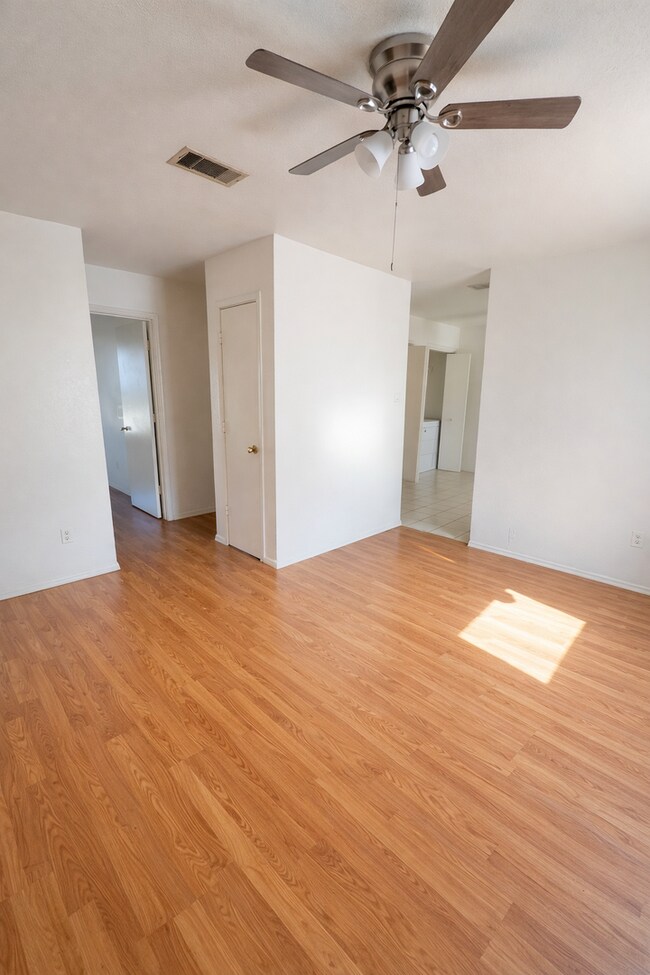 Foto del edificio - 1111 Horizon Dr