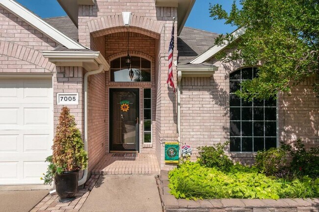 Foto del edificio - 7005 Warm Springs Trail