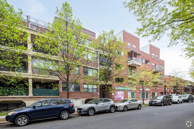 Building Photo - Garden Hills Condos