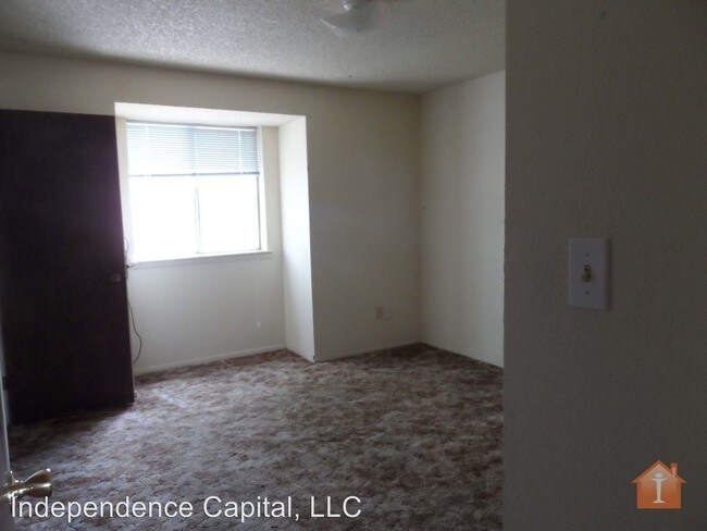 Building Photo - 2800 Parque De Oeste Dr