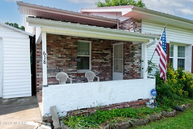 Foto del edificio - Maryville 37804 - 2 bedroom, 1 bath home w...