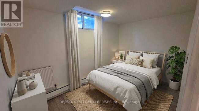 Building Photo - 142 Emerald St S