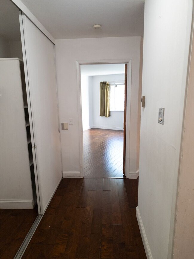 Foto del edificio - Spacious One Bedroom Condo Close to Piedmo...