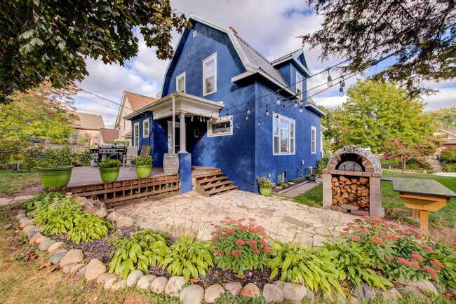 Building Photo - 3536 19th Ave S