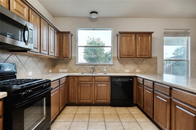 Foto del edificio - 314 Hidden Brook Ln