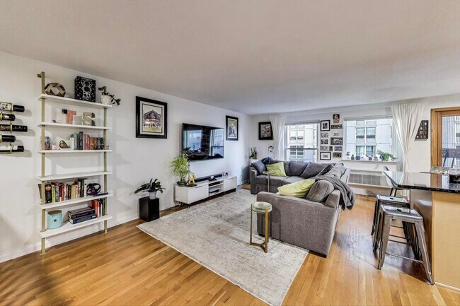 Foto del edificio - 711 W Gordon Terrace